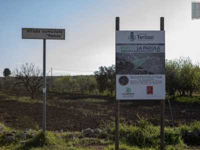 L�iniziativa ha comportato anche la bonifica di una zona paludosa situata a qualche centinaio di metri di distanza,  in contrada La Padula

